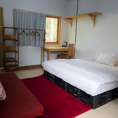 Хостел Lotide Surf Camps Lombok Kuta  Экстерьер фото